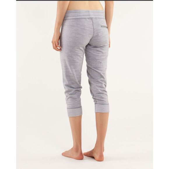 Lululemon Capri Drawstring Sz‎ 10 Tea Lounge Crop Commuter Denim White Fossil - Picture 2 of 16